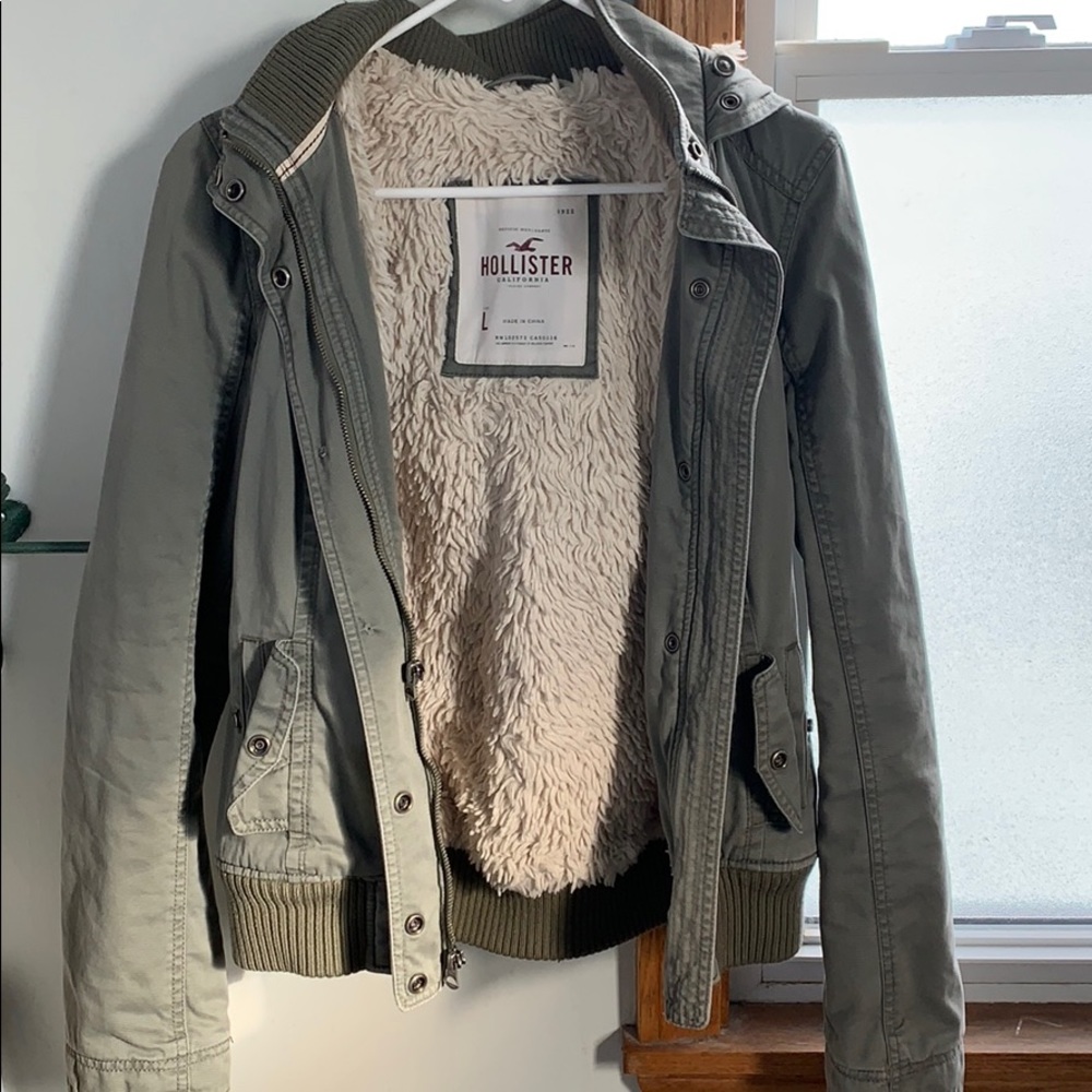 Warm fur inside, cargo outside coat